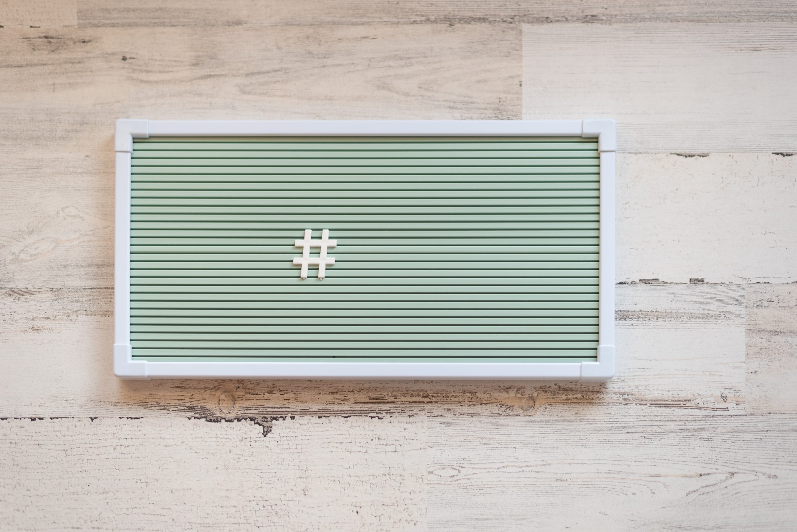 Board mit Hashtags darauf